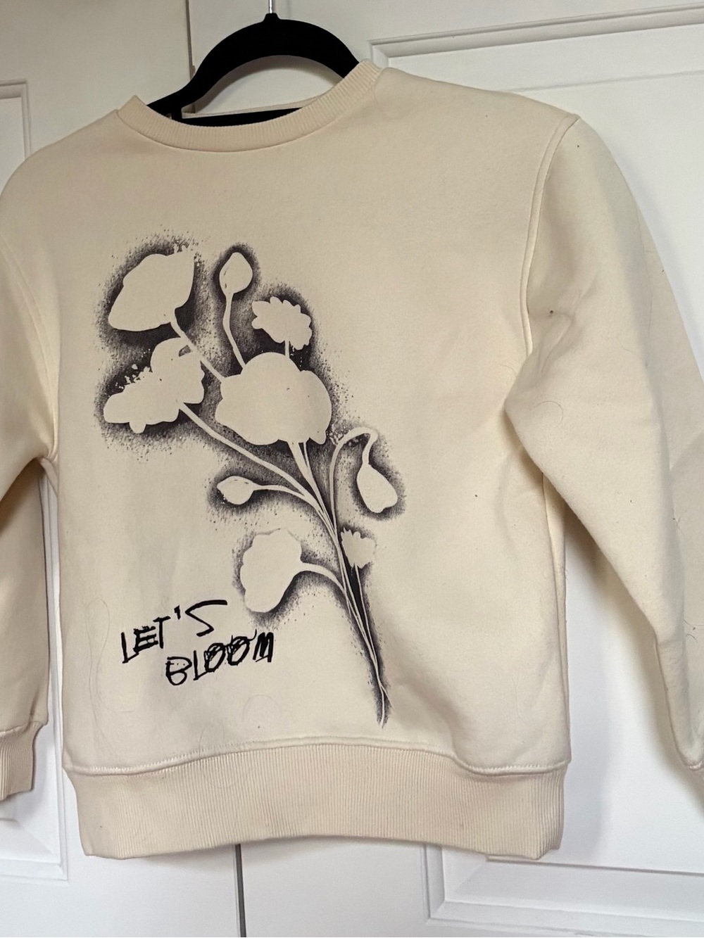Zara Cream Sweatshirt Kids Girls size 8-9 never worn no tag